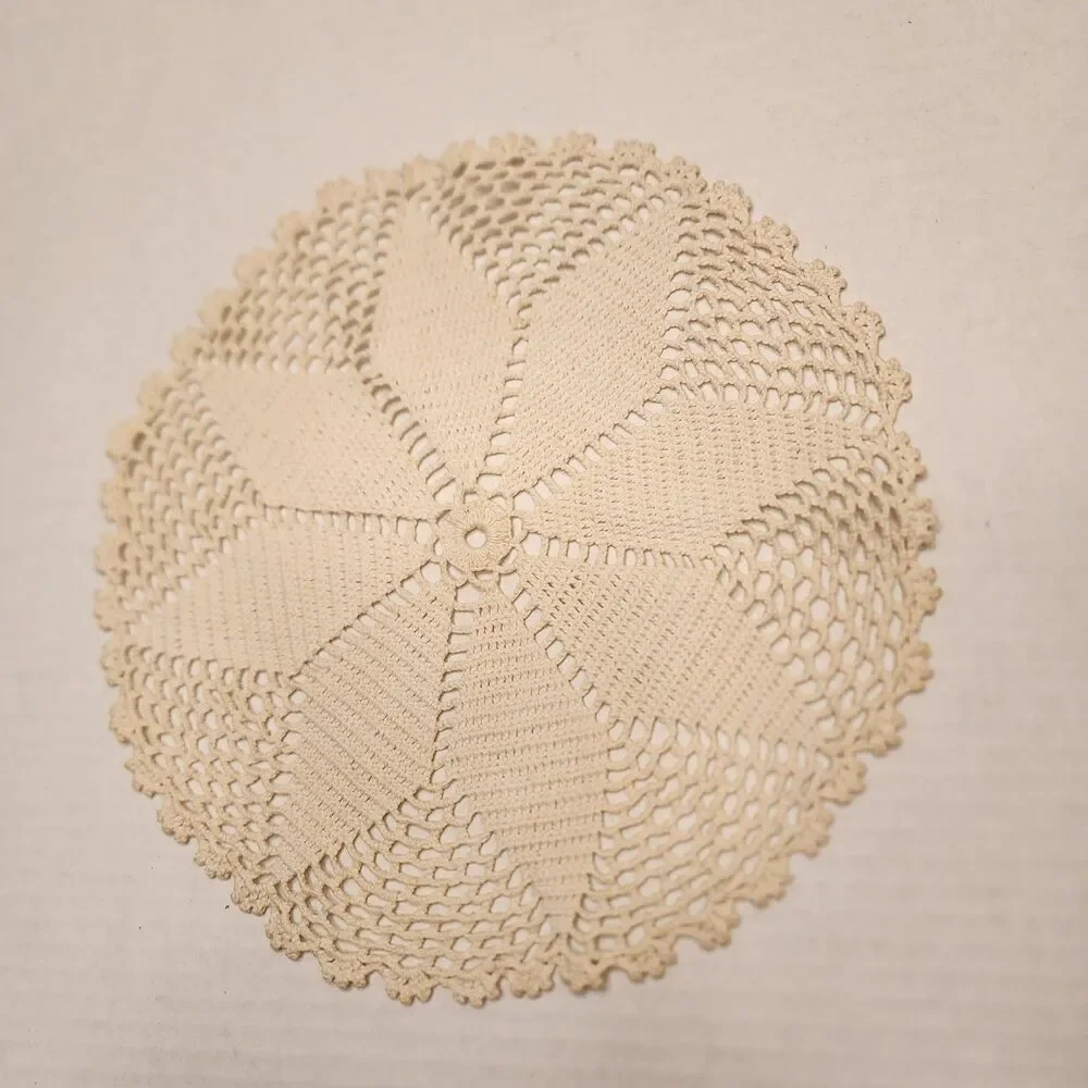 Circular Star patterned handmade crocheted cream doilie ~12 in